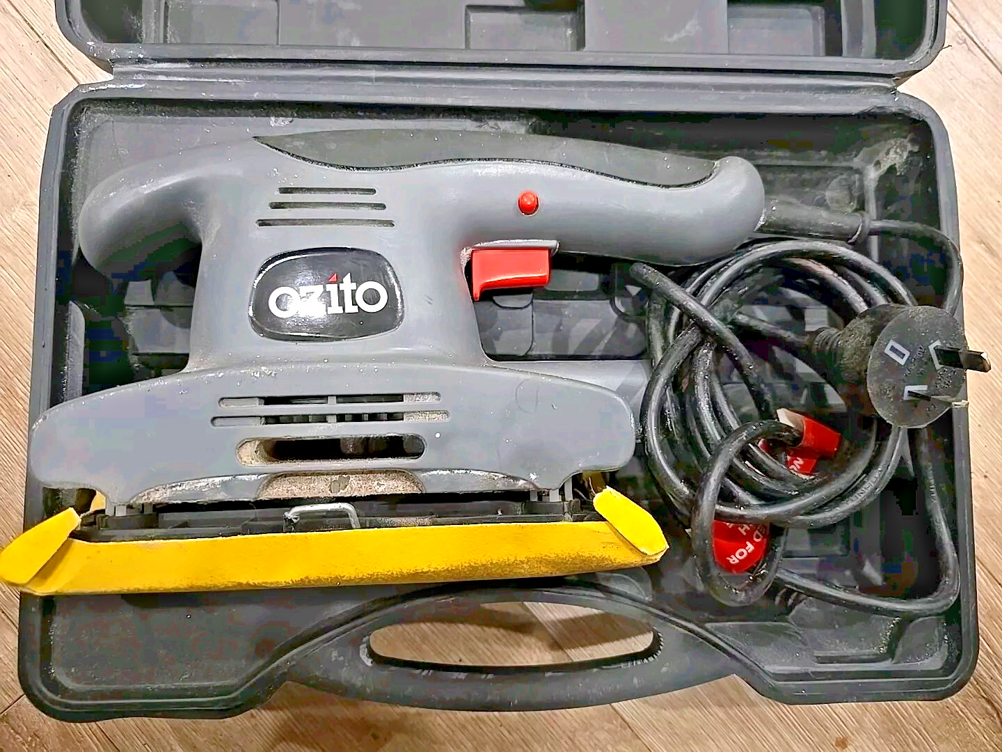 Ozito Sheet Finishing Sander Orbital 180W 1/3 Power Tool Hard Case Corded Used