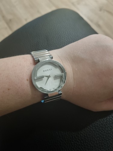 Gucci Gg Interlocking Watch Silver White Face Used Womens Door Hardware