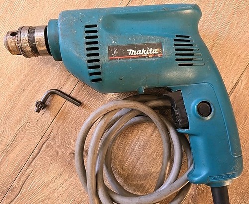 Makita Drill 350W 240v 6409 Power Tool 2200/min 10mm Impact Driver Cord Wood DIY