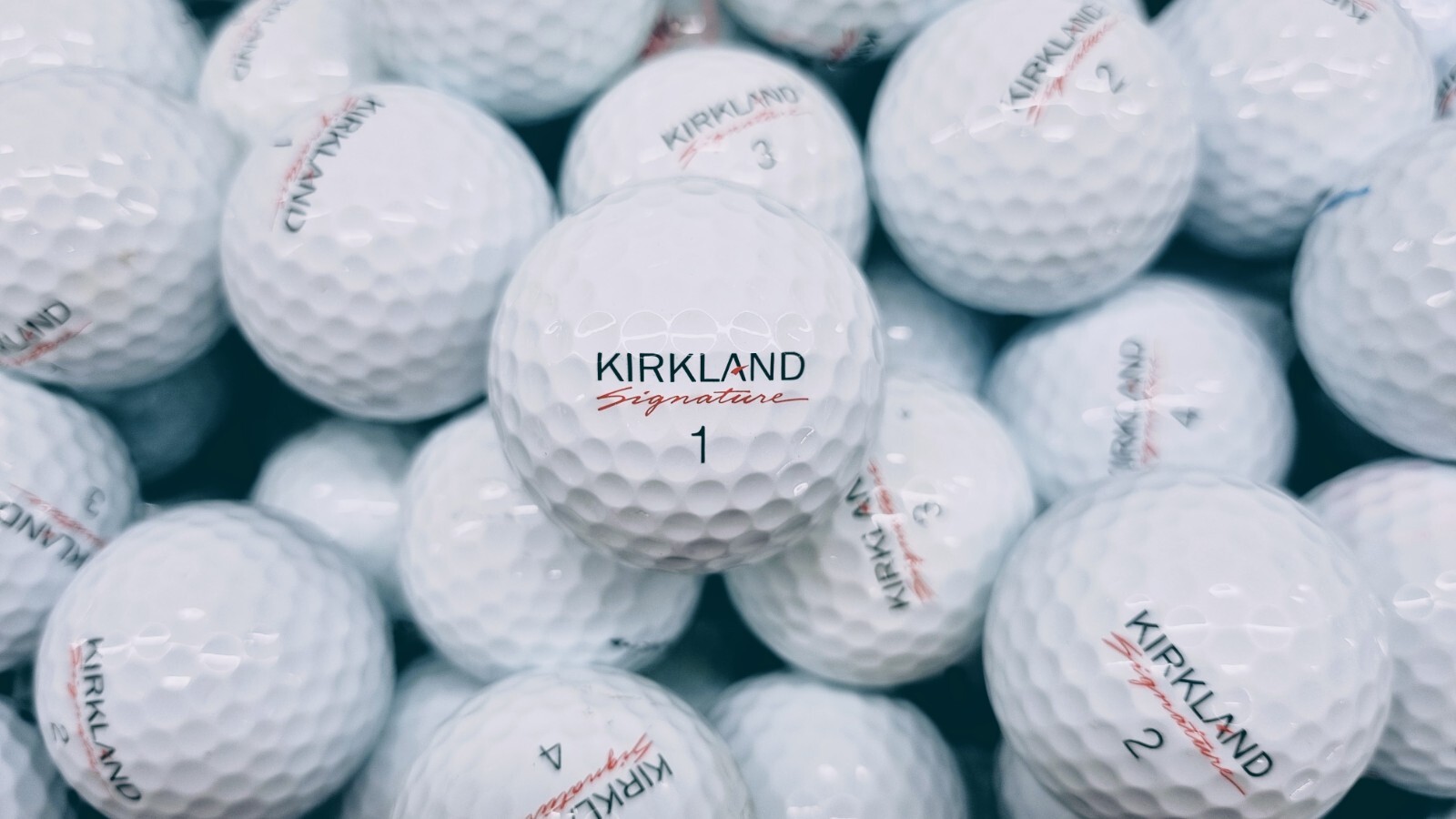 30 KIRKLAND Golf Balls MINT / Near MINT Grade Golf Clubs & Equipment