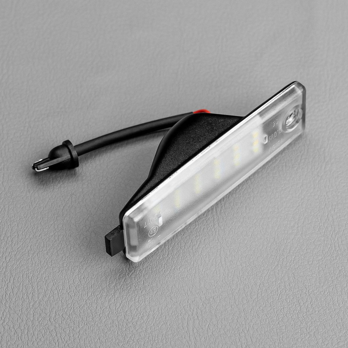 Stedi LED License Plate Light Assembly Suits Hiace H200 - LEDCONV-HIAC-LCNS Auto